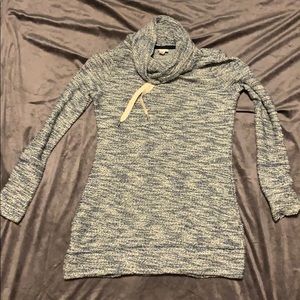 Cowl neck heathered pocketed tunic